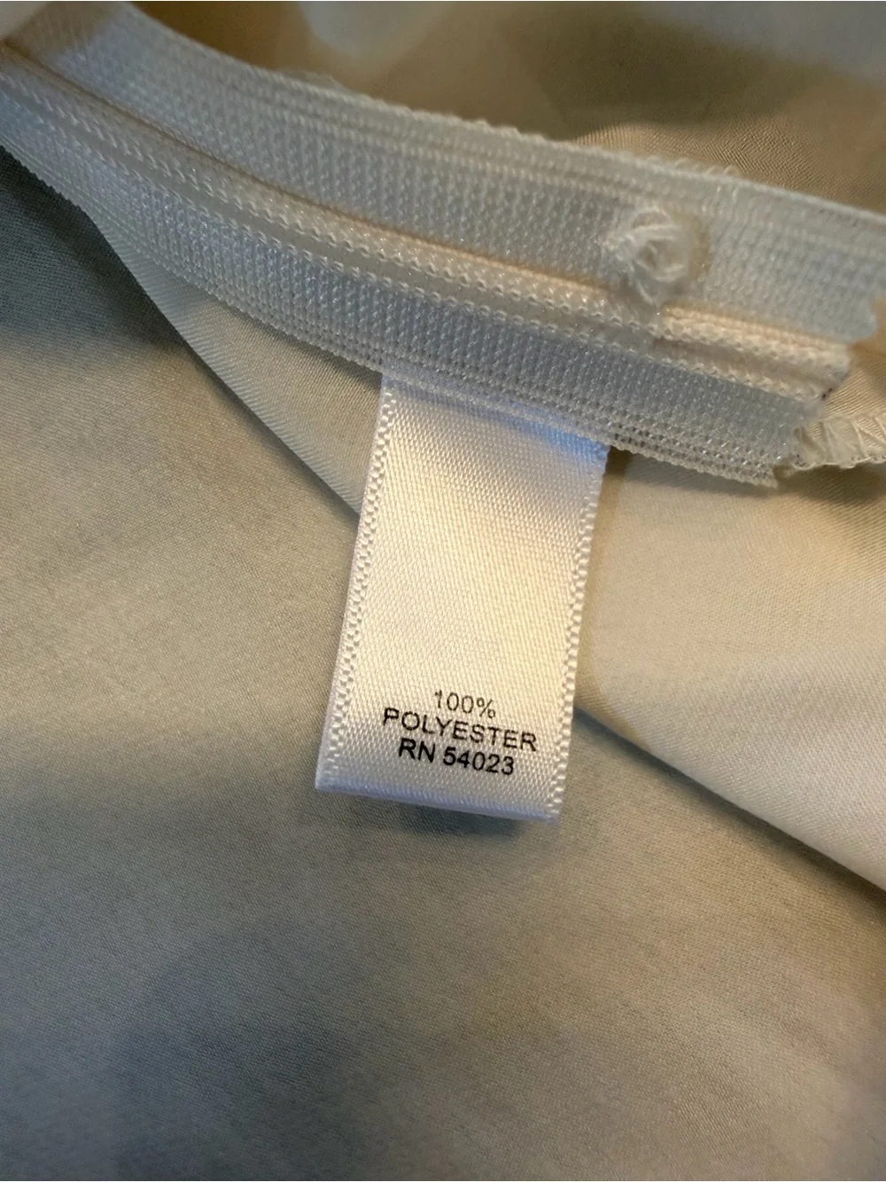 Banana Republic Ivory Pleated V Neck Sleeveless Blouse Top Size 12